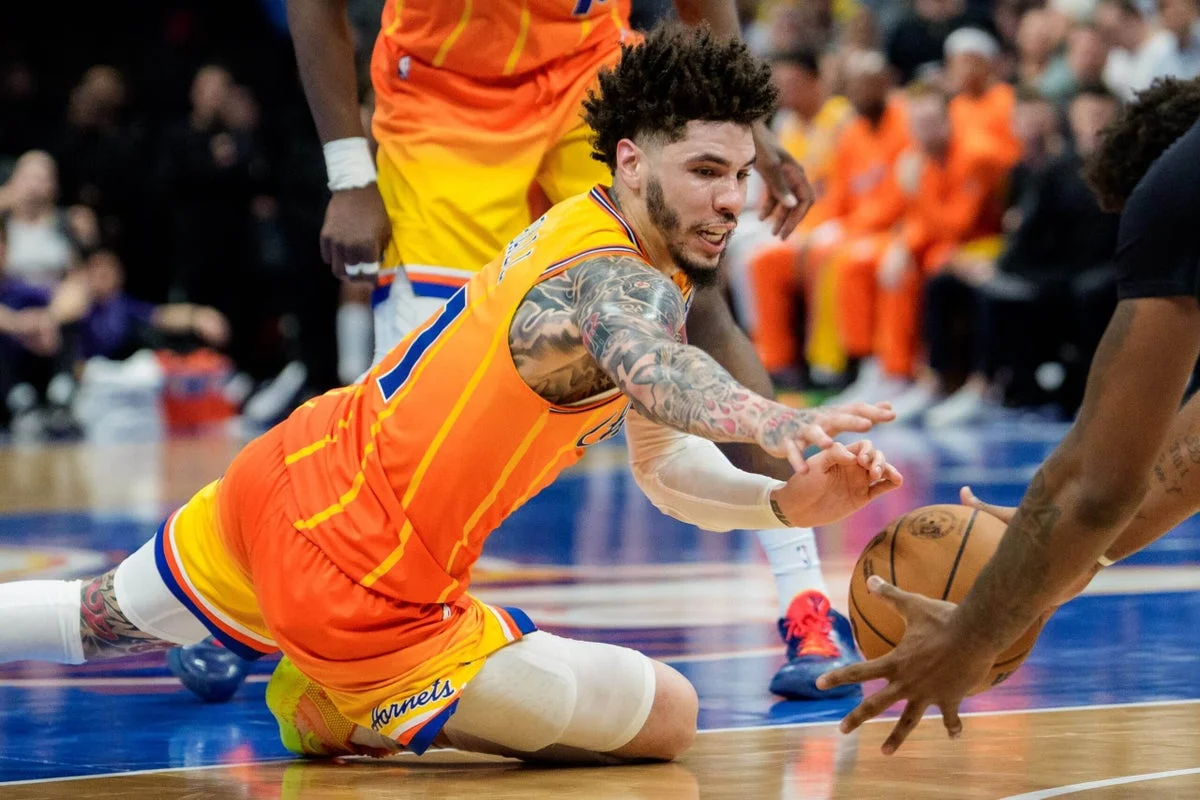 Timberwolves go all-in for LaMelo Ball, pairing him with Edwards as Hornets cash out