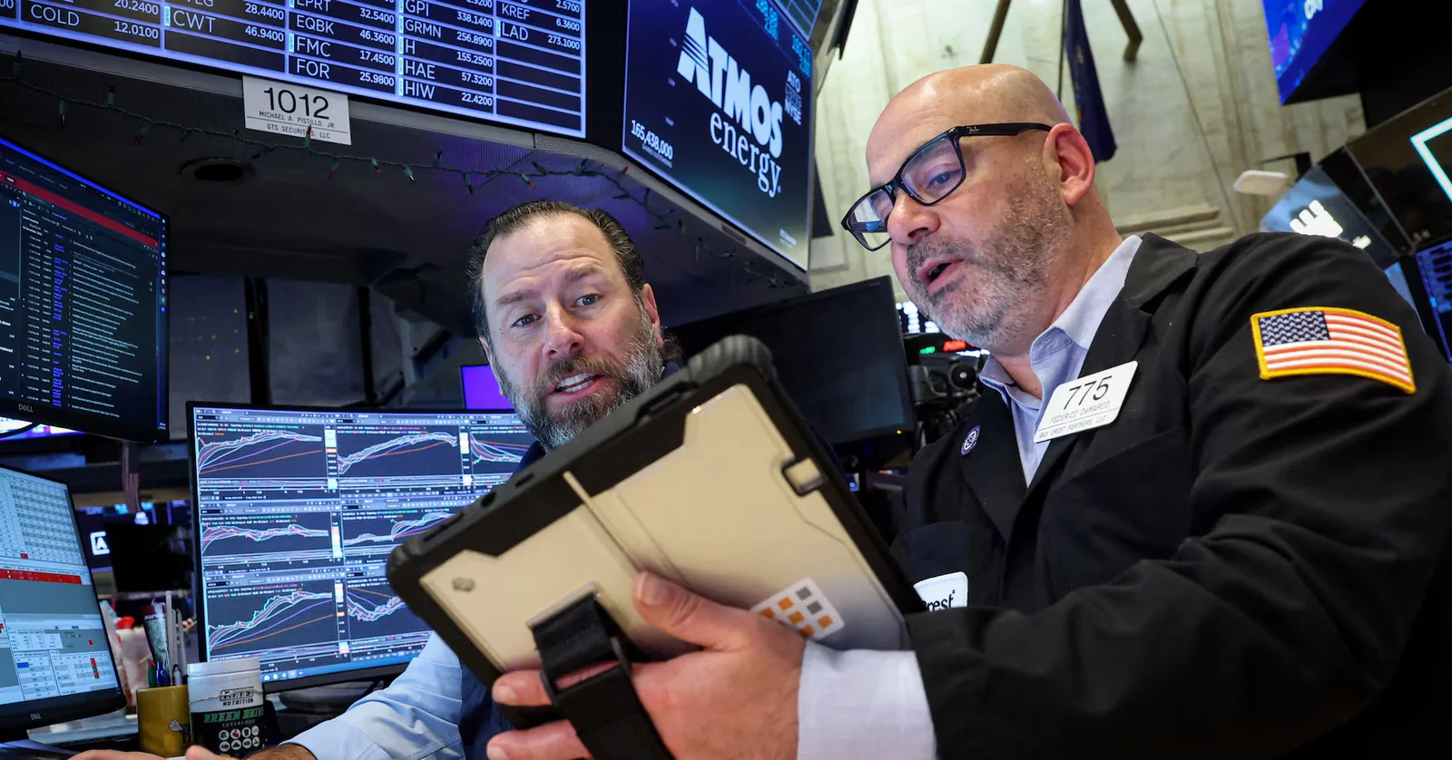 Markets rise as earnings season heats up and banks lead the way