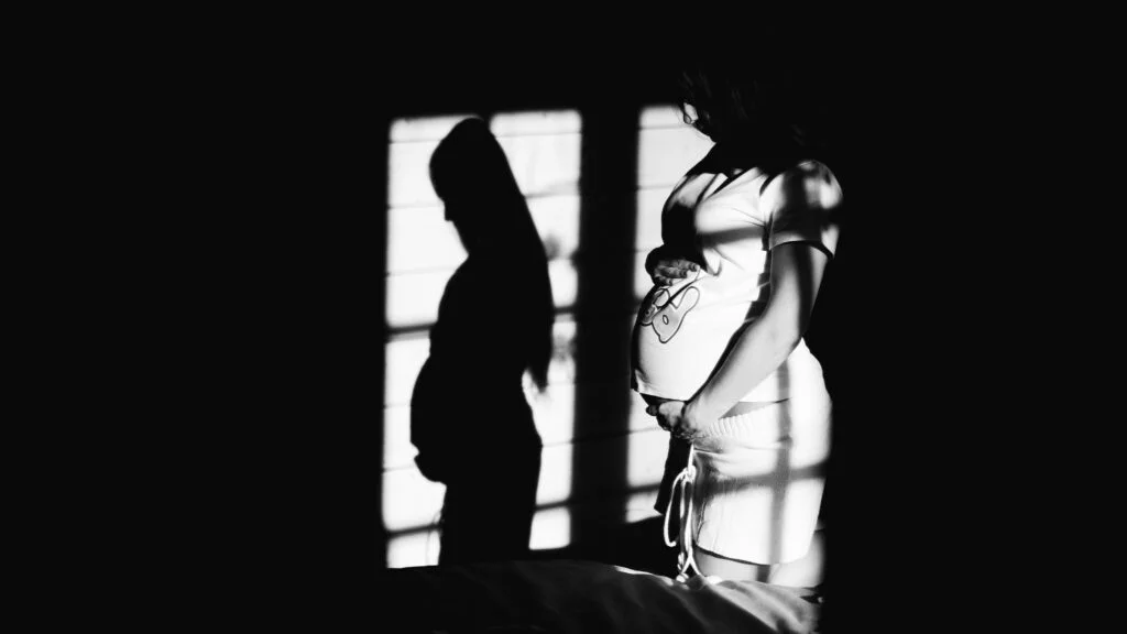 End congenital syphilis: a call for universal screening and rapid treatment