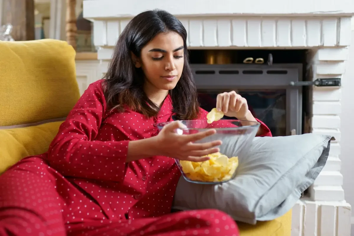 Birth-control pills linked to binge-eating spikes in young women, study finds