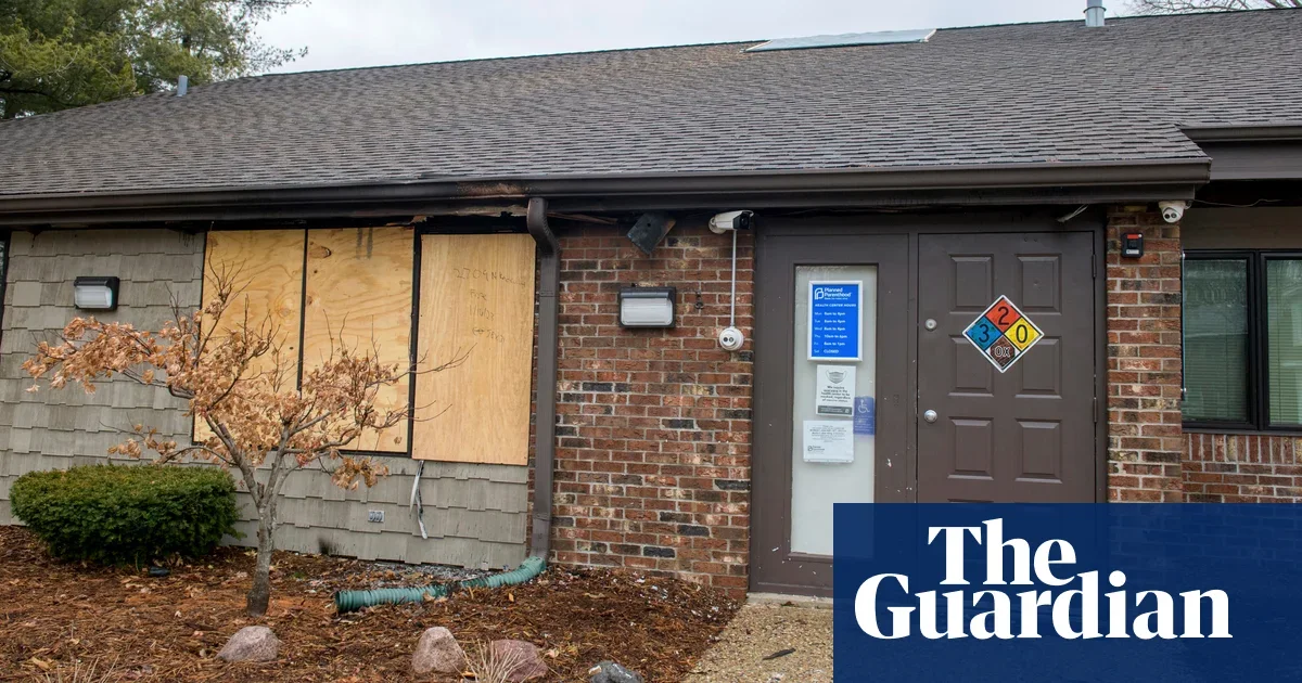 Arsonist receives 10-year sentence for Illinois Planned Parenthood attack