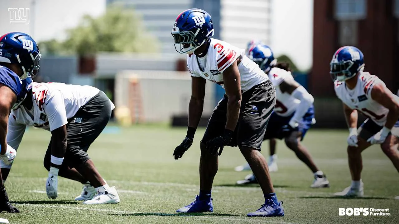 Dart, Hood Shine as Giants Open OTAs With Clock-Management Focus
