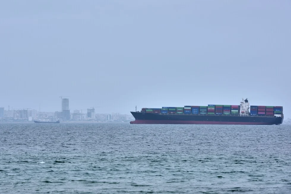 US Seizure of Iranian Vessel Clouds Fragile Ceasefire Talks