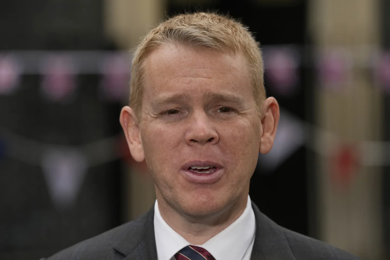 New Zealand leader takes backup plane on China trip due to frequent breakdowns.