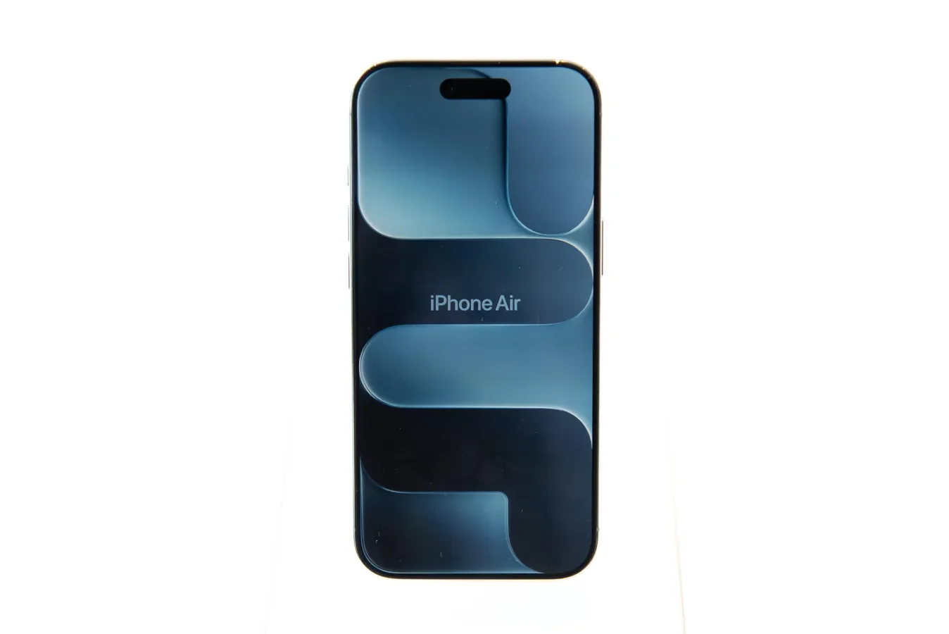 Apple Cuts Price on iPhone Air Amid Soft Demand