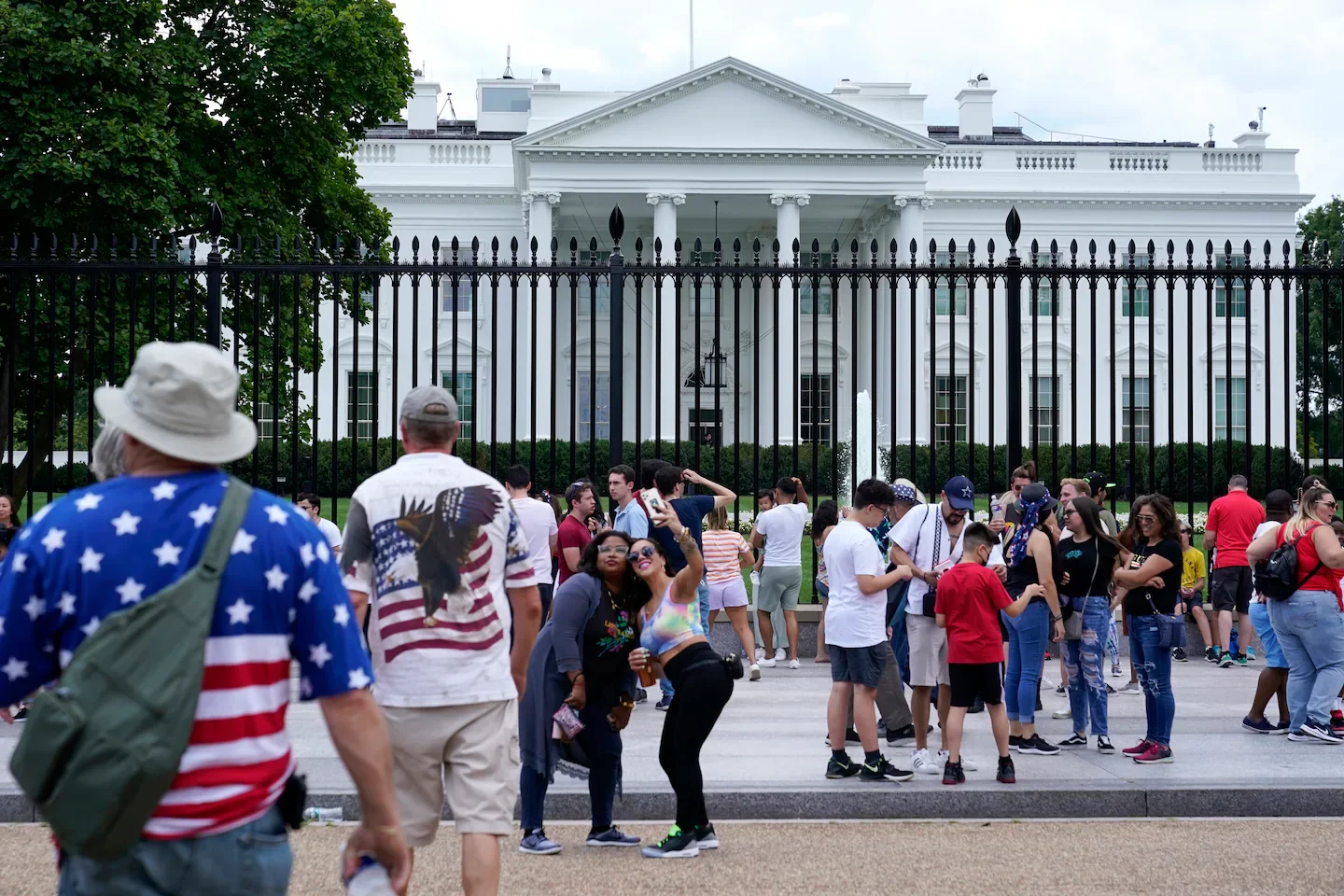 Trump proposes fences along Pennsylvania Avenue outside White House