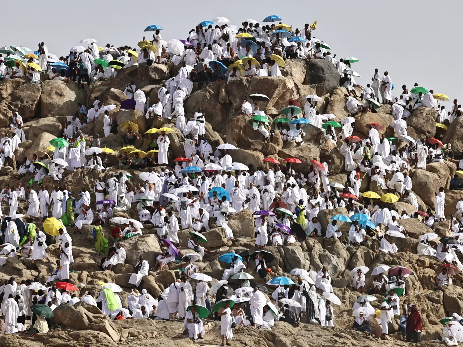 Blistering heat tests pilgrims at Mount Arafat during Hajj’s peak rite