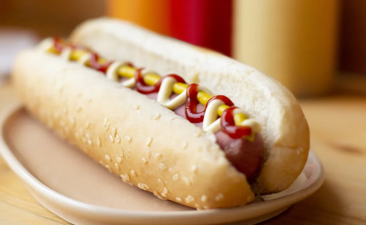 Fast Food Worker Arrested After Cocaine Found in Customer's Hot Dog