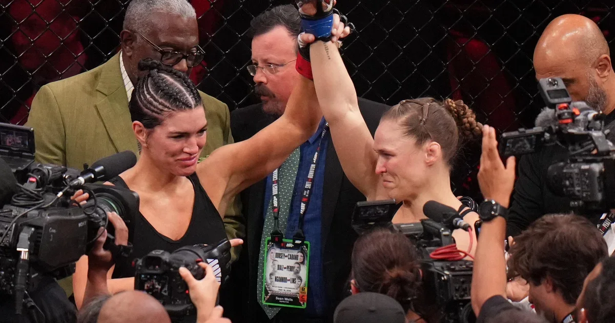 Rousey Returns, Submits Carano in 17-Second Comeback Victory