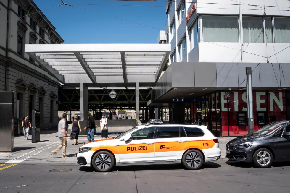 Three stabbed at Winterthur train station, authorities call it a terror attack