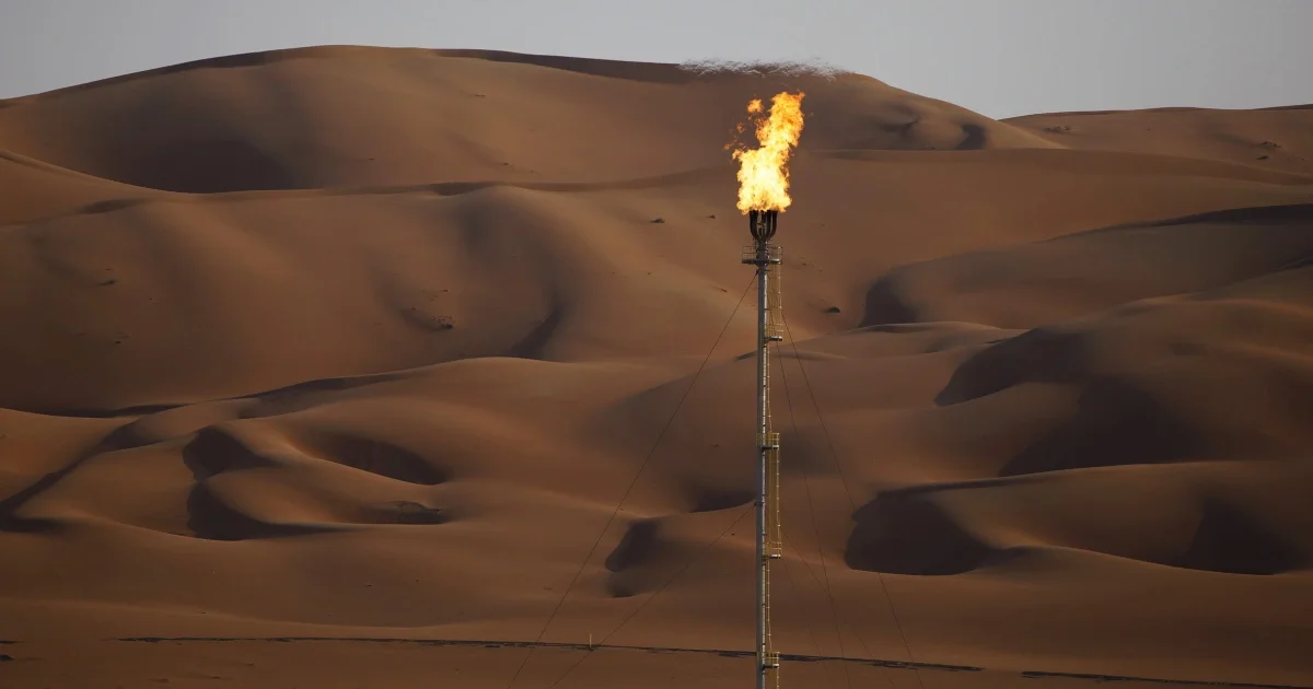 Oil Nudges Toward $100 as Gulf Tensions Spark Market Uncertainty