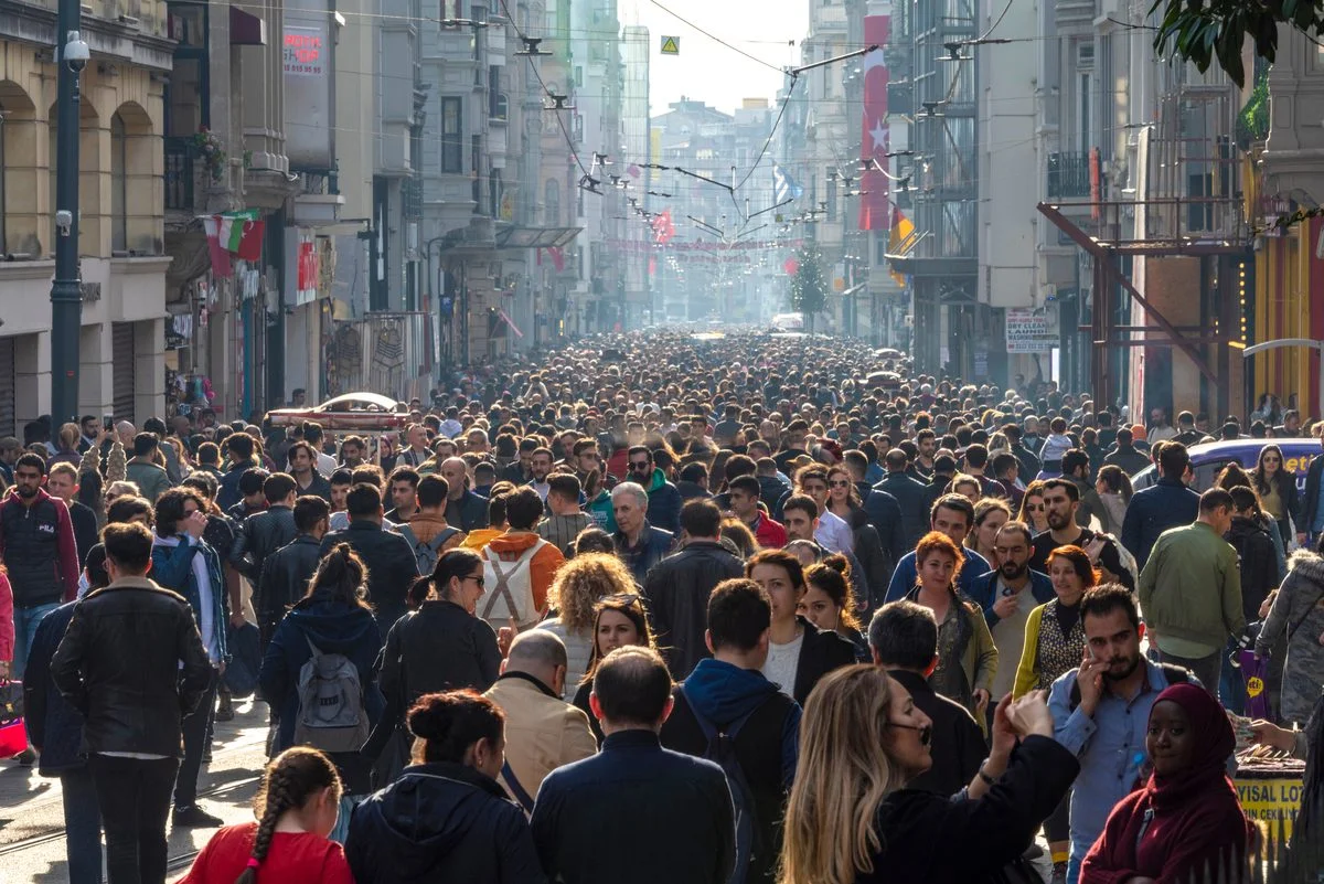 Could Humans Become a New Species? Very Unlikely, Yet Possible