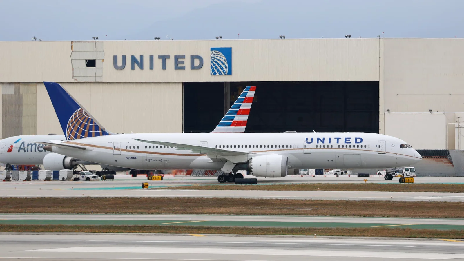 United CEO rules out more U.S. airline mergers after American rejection