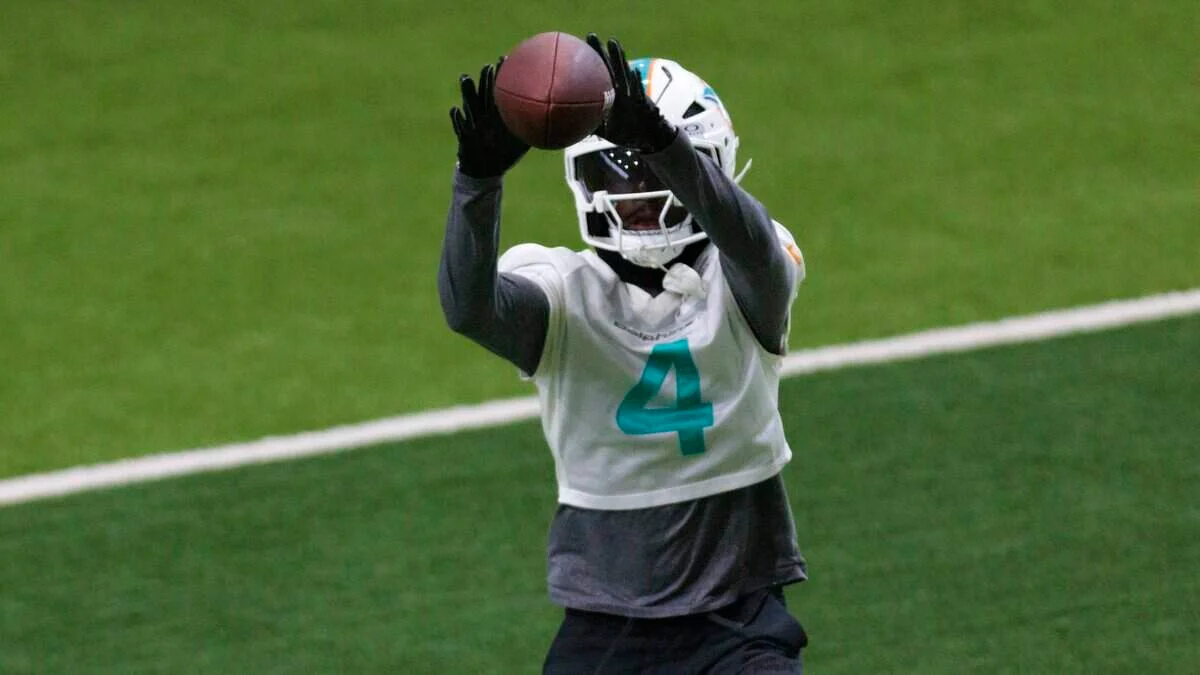 Dolphins ship Atwell to Rams for Auburn RB Jarquez Hunter