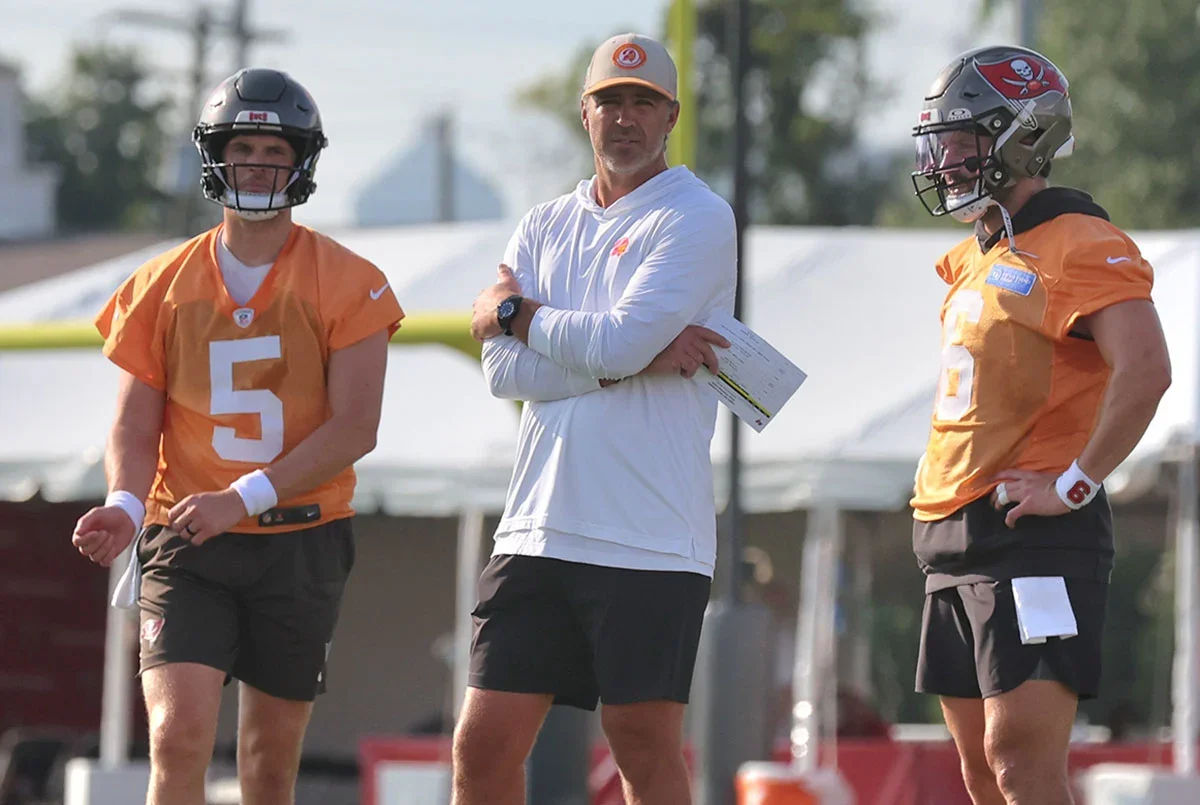 Bucs Camp Day 2: Offense Roars Late as Defense Clamps Early