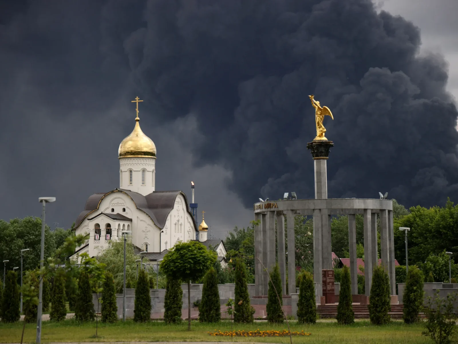 Oil Rain in Moscow Highlights Russia's Fuel Shortages Amid War