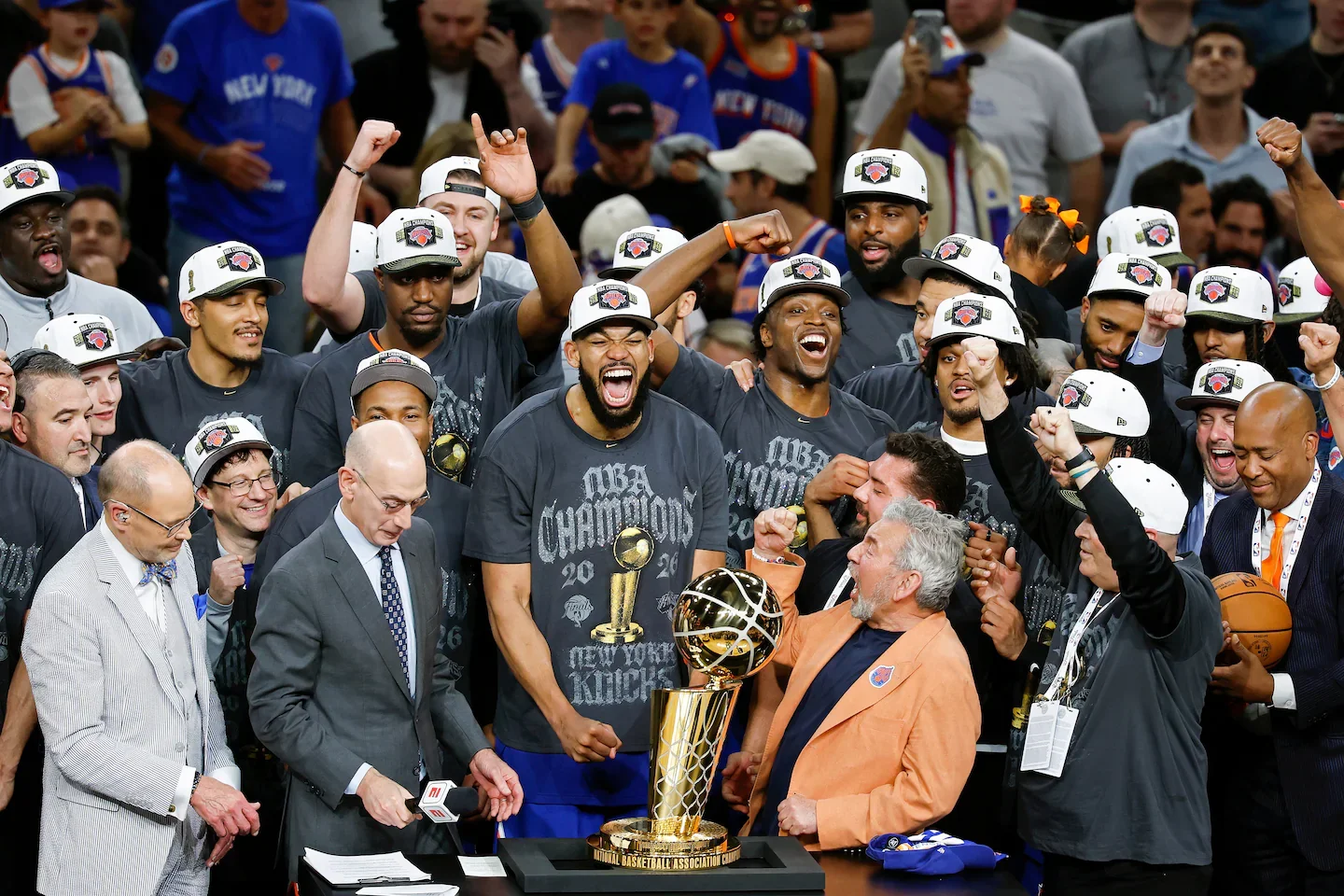 Trump invites Knicks to White House, ending a years-long snub by NBA champions