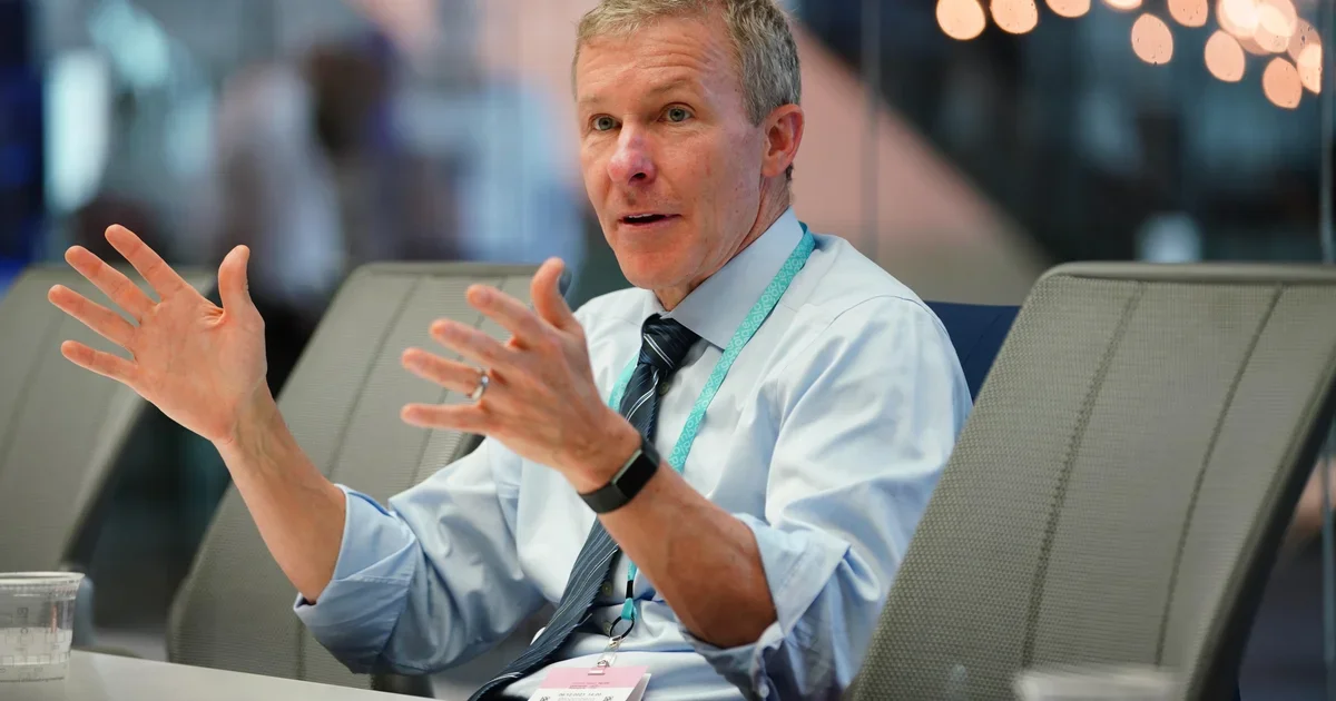 United Airlines CEO floats United-American merger as a strategy to reshape U.S. aviation
