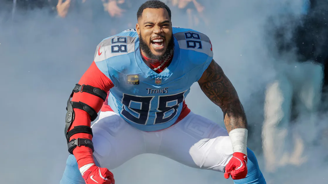 Simmons Ejected From Titans Practice After Punch, Yet Keeps Working Off to the Side