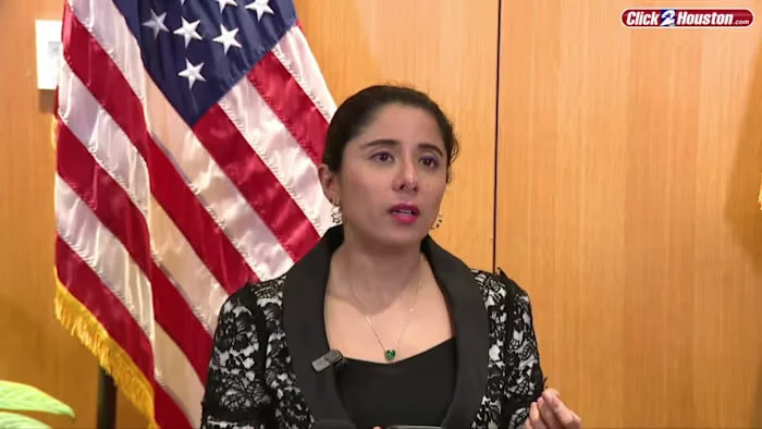 Hidalgo to Scale Back Public Duties After Mono Diagnosis