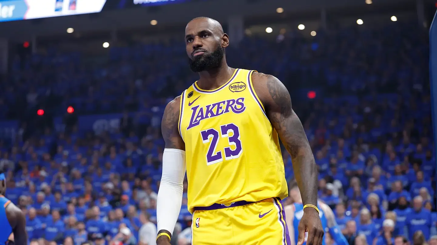 Warriors Bet Big on LeBron as Moody Trade Looms