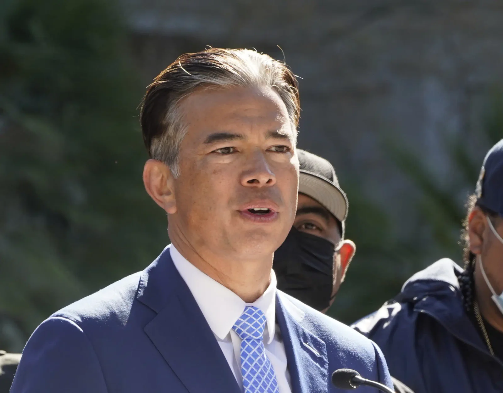 "Political tensions rise as Florida migrants land in California"