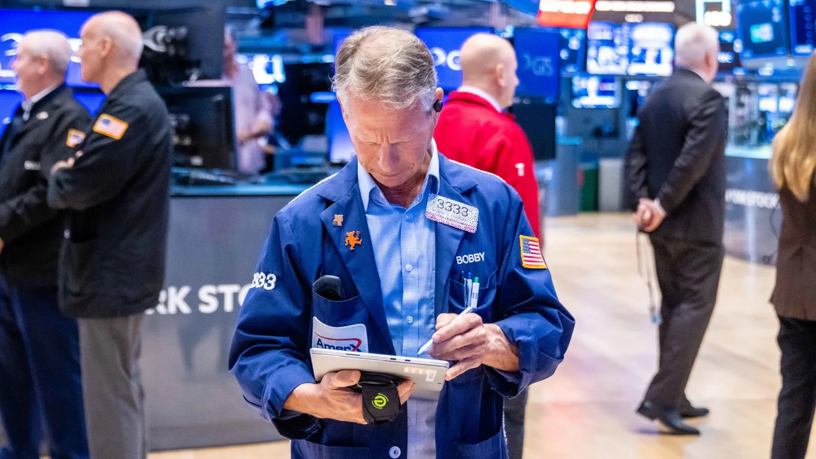Yields Rise Ahead of Inflation Data as Oil Holds Above $100