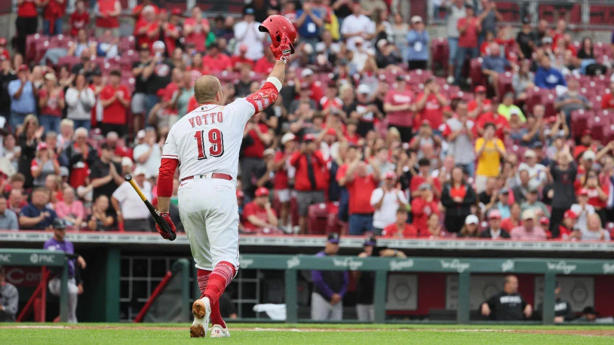 Joey Votto's Return Sparks Reds' Ninth Straight Win with Homer and 3 RBIs.