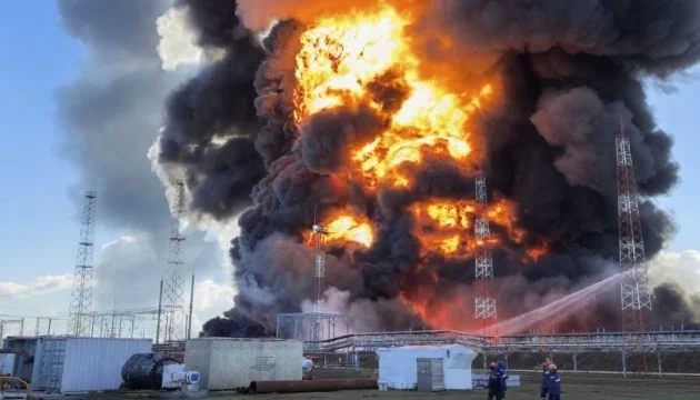 Drone strike ignites fire at Syzran oil refinery in Russia's Samara region