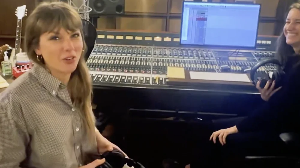 Taylor Swift Writes Toy Story 5 End-Credit Song in an 8-Hour Sprint