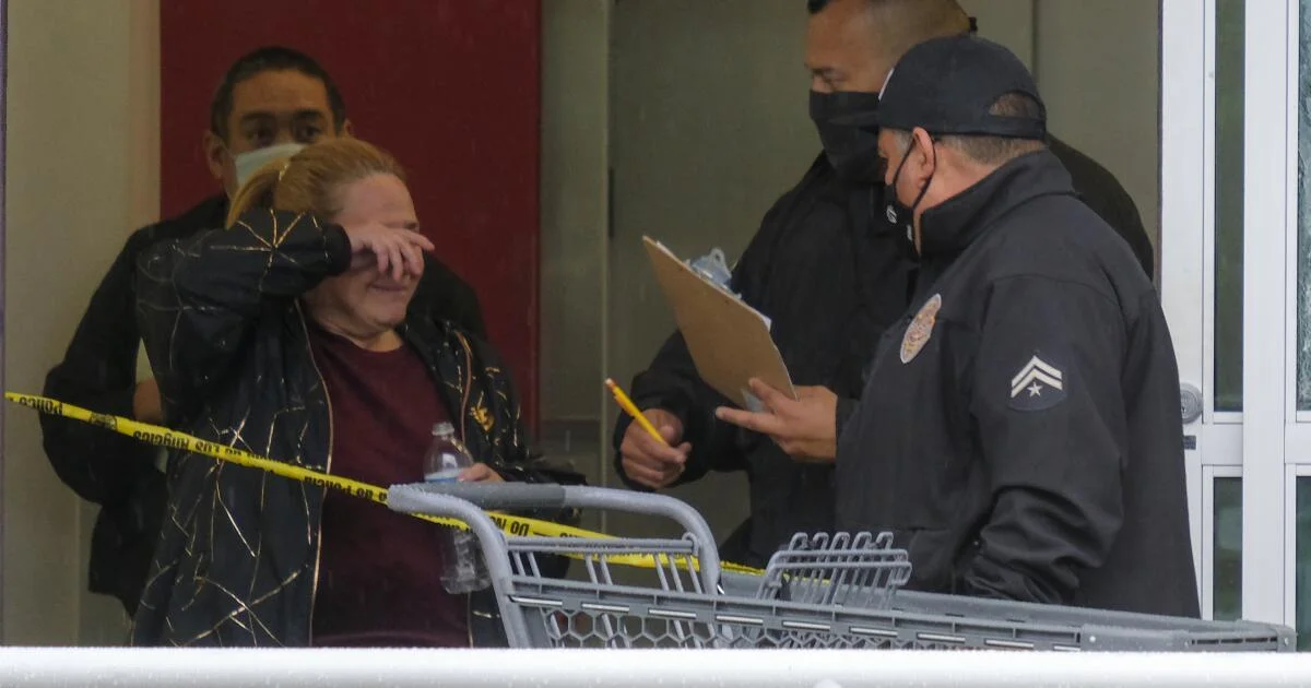 Jury clears LAPD officer in Burlington store shooting case