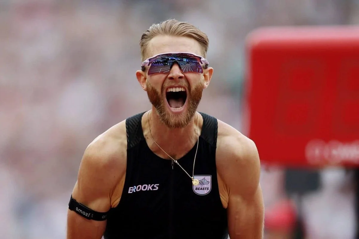 Kerr shatters mile world record at London Diamond League with 3:42.66