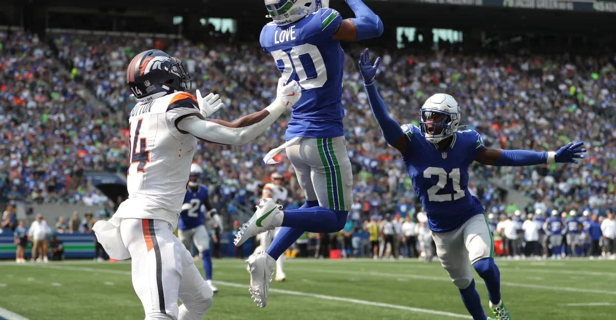Seahawks, Broncos light up Thursday Night with double retro throwbacks