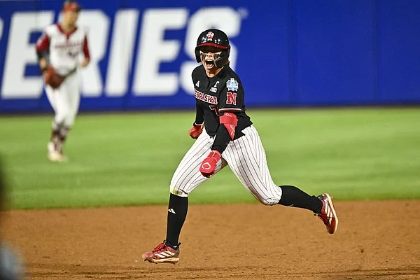 Nebraska’s Kuszak delivers walk-off in 10th to topple Arkansas in WCWS opener