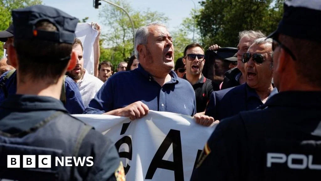 Spain Exhumes Fascist Falange Leader Primo de Rivera's Remains