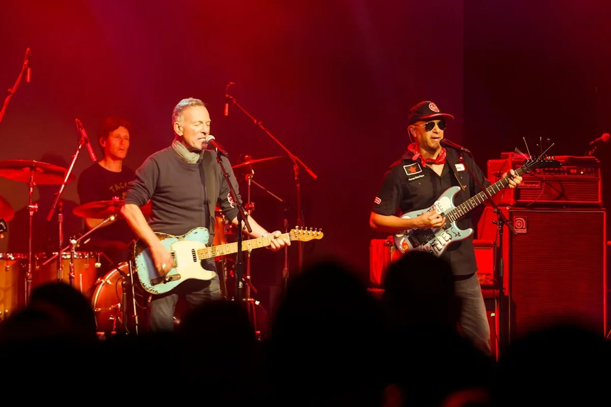 Springsteen Urges Peace After Washington Dinner Gunman Incident