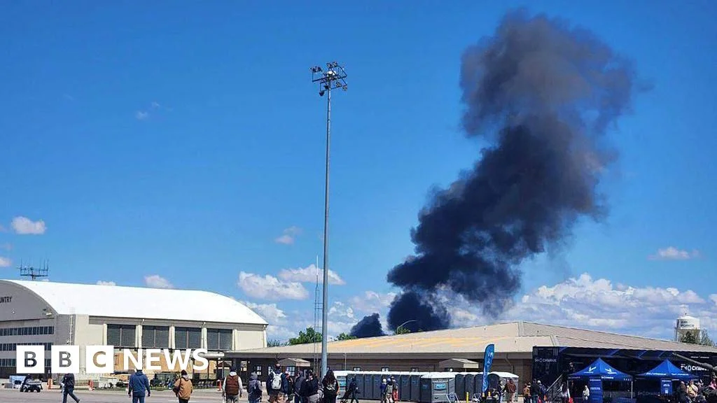 Mid-air collision at Idaho air show: Navy jets eject, crews in stable condition