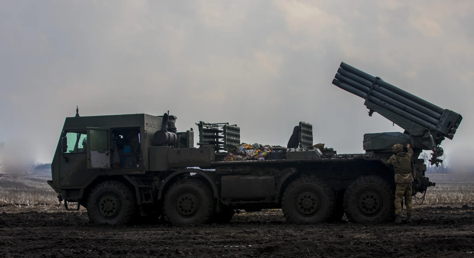 "Escalating Tensions: Ukrainian Attacks Prompt Evacuations in Russia's Belgorod Region"