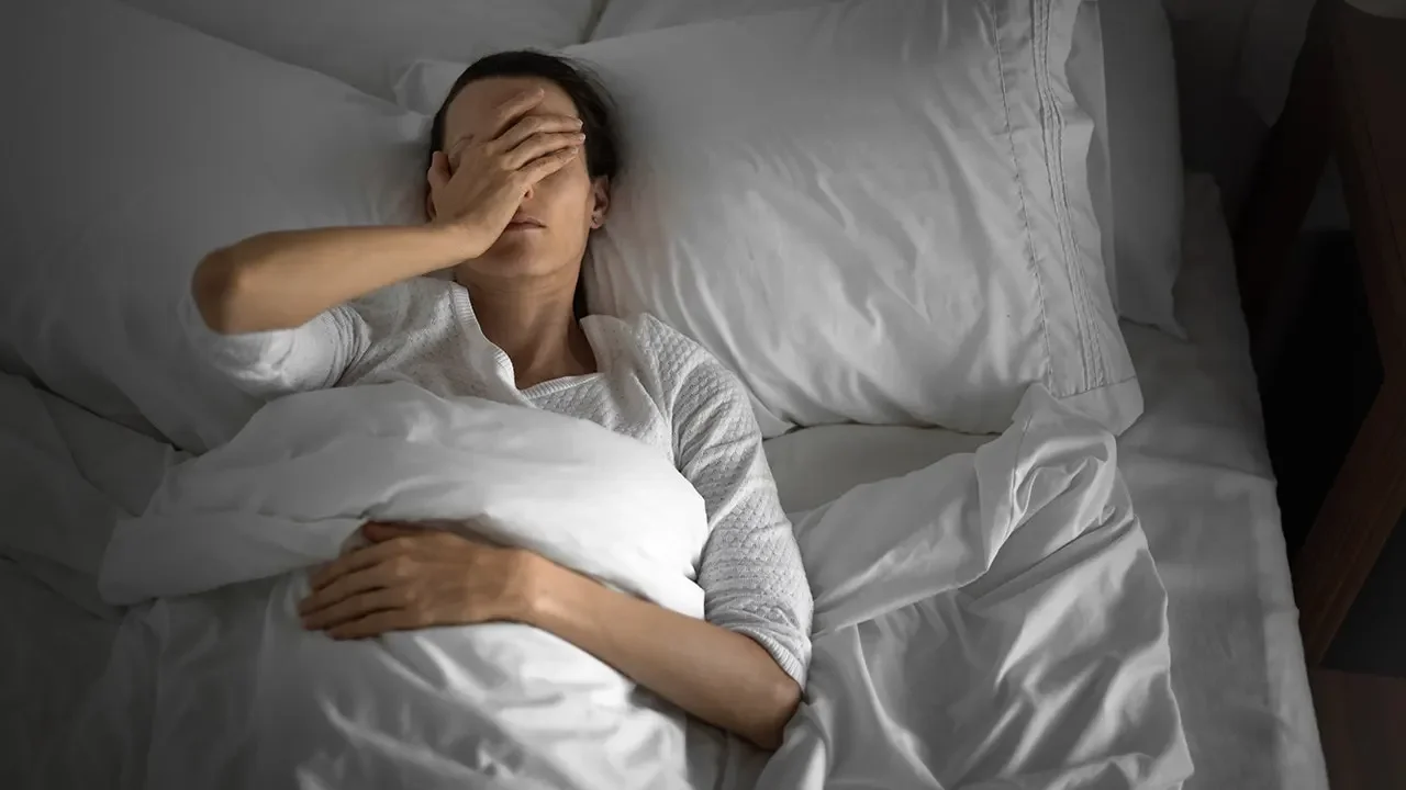 Sleep loss nudges weight and waist size, study finds