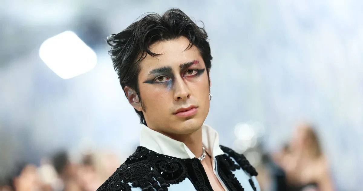 Met Gala makeup backlash: Hudson Williams's Black Swan-inspired look sparks online debate