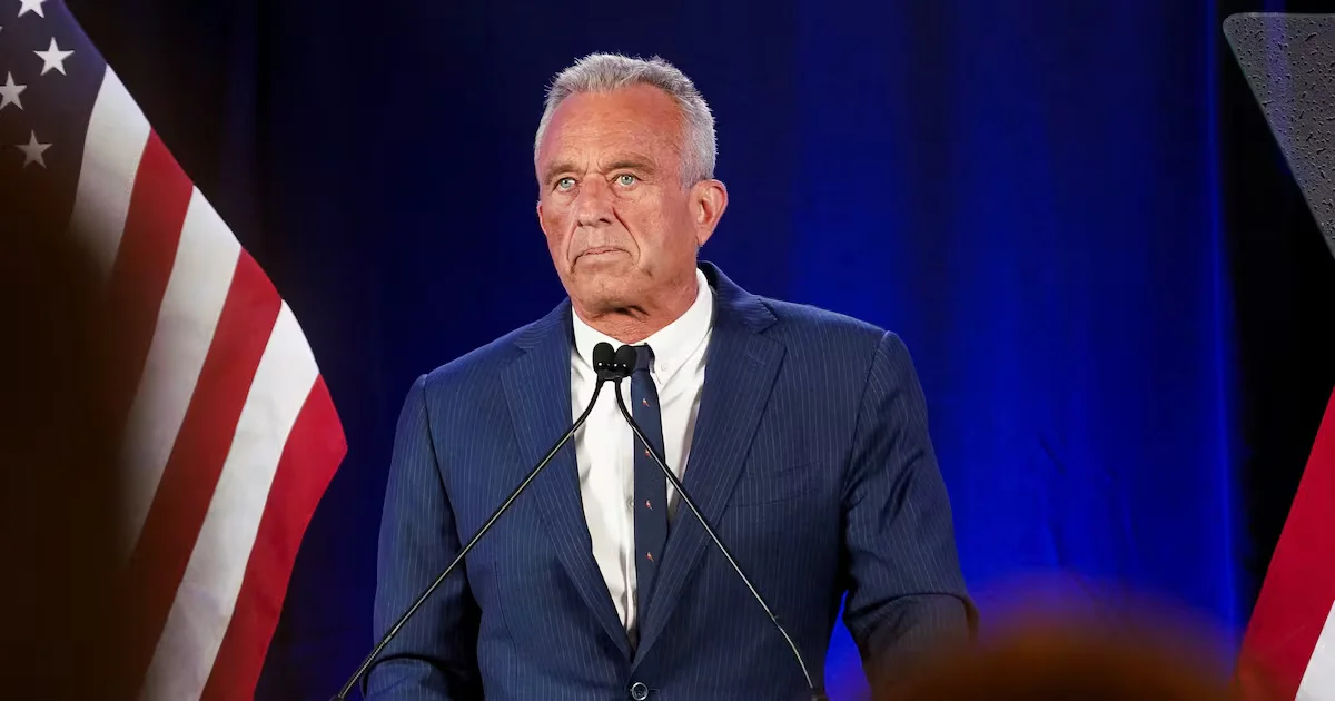 RFK Jr. Tries Out Surgical Robot Console During Open-Heart Procedure