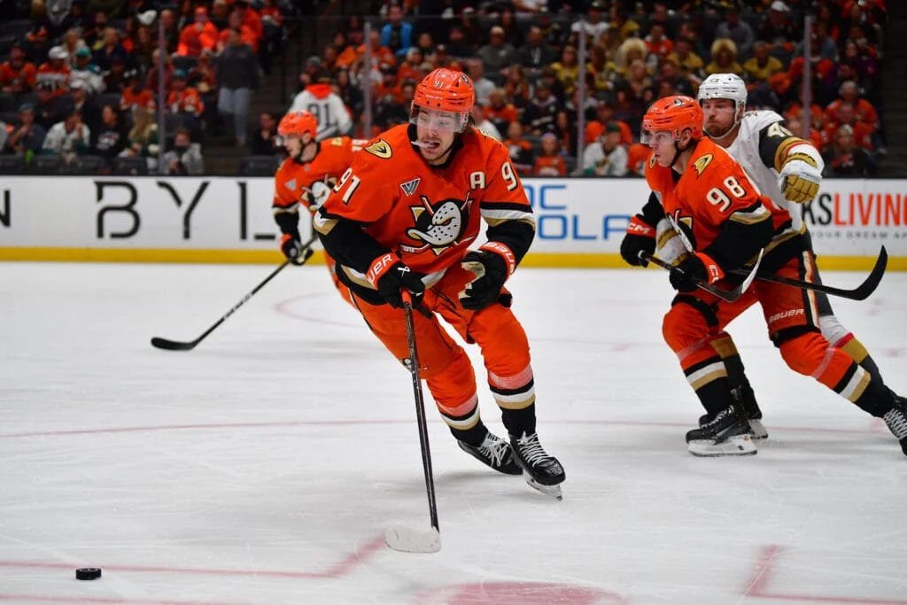 Philly bets big on Carlsson with $90M offer sheet