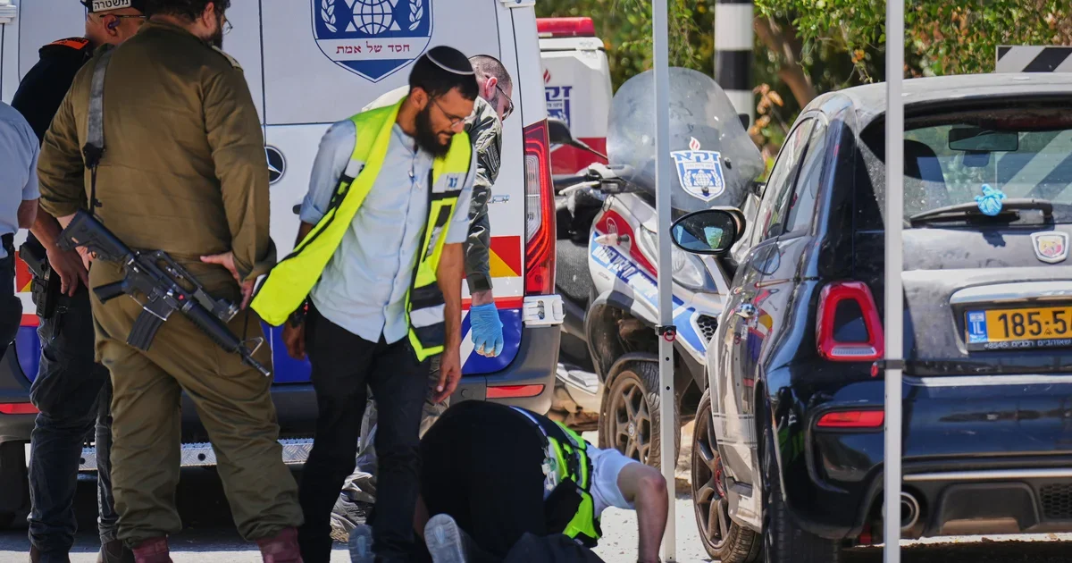 Central Israel shooting: Palestinian-Israeli gunman kills 1, injures 5; attacker killed by police