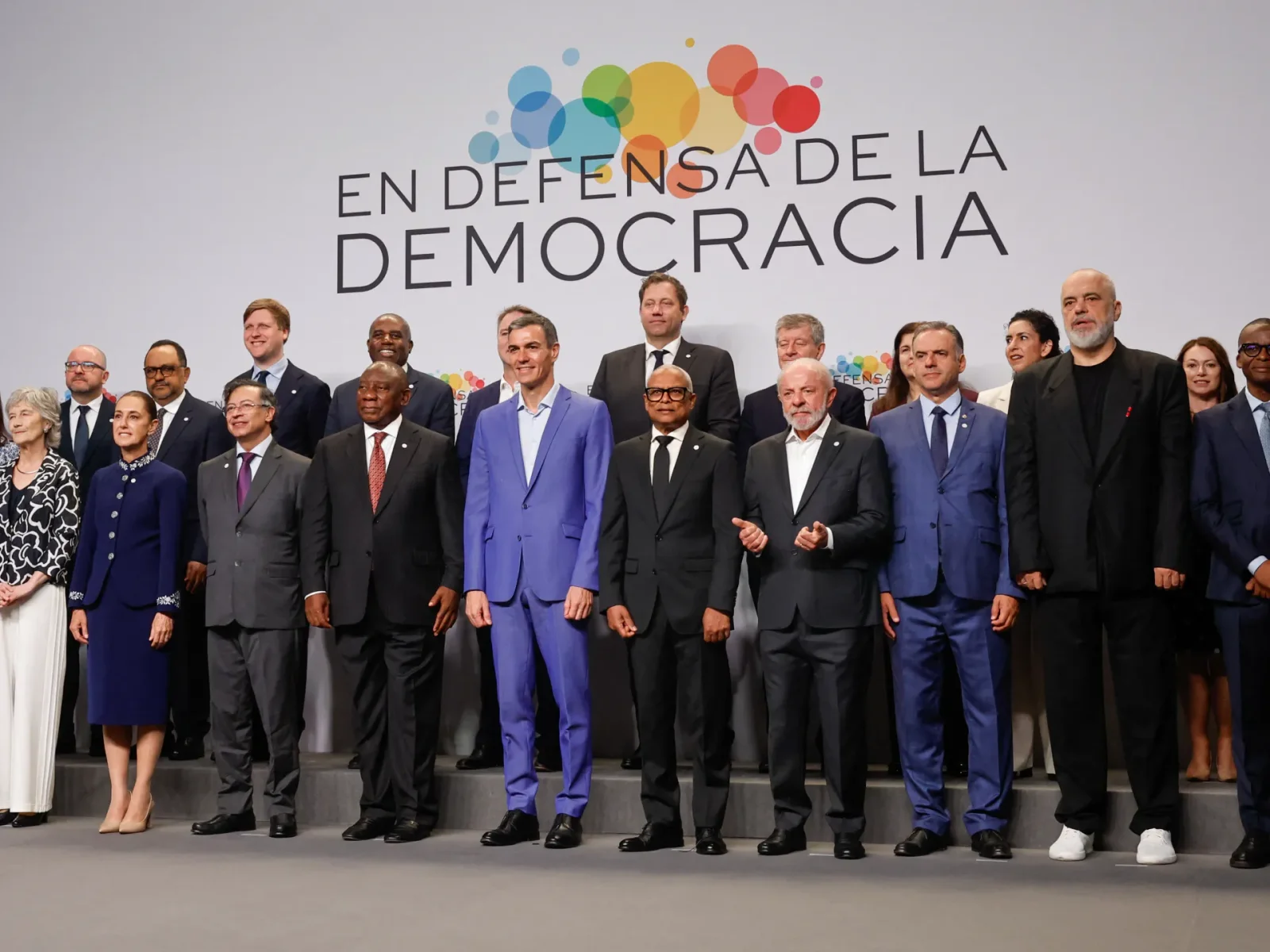 Latin Leaders Back Cuba's Sovereignty and Expand Aid Amid U.S. Pressure