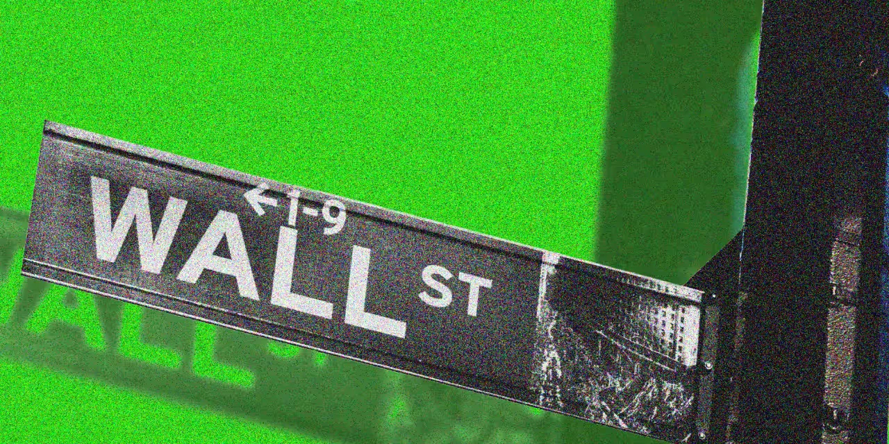 Tech rout drags markets lower as Dow sinks over 500 points, oil climbs