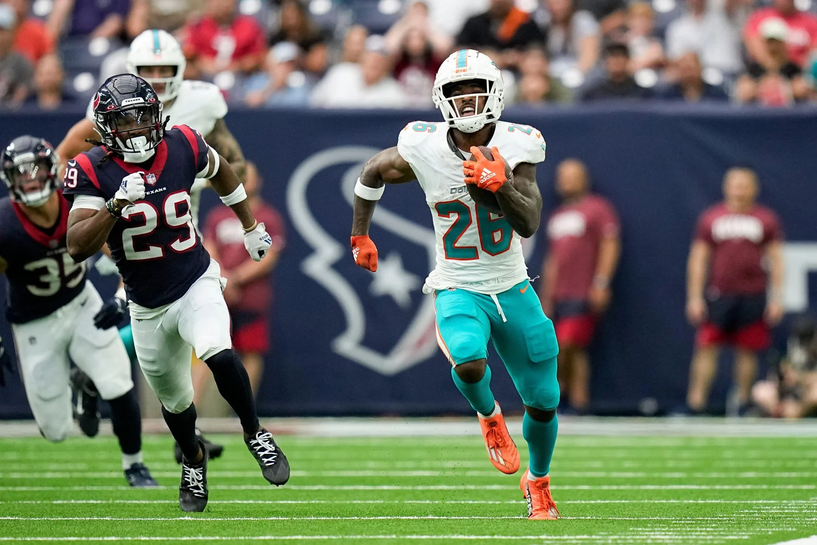 "Dolphins Dominate Texans in Preseason Victory: Key Takeaways and Standout Performances"