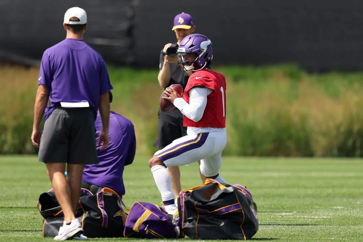 Murray's late strike to Jefferson caps uneven Vikings-Ravens practice