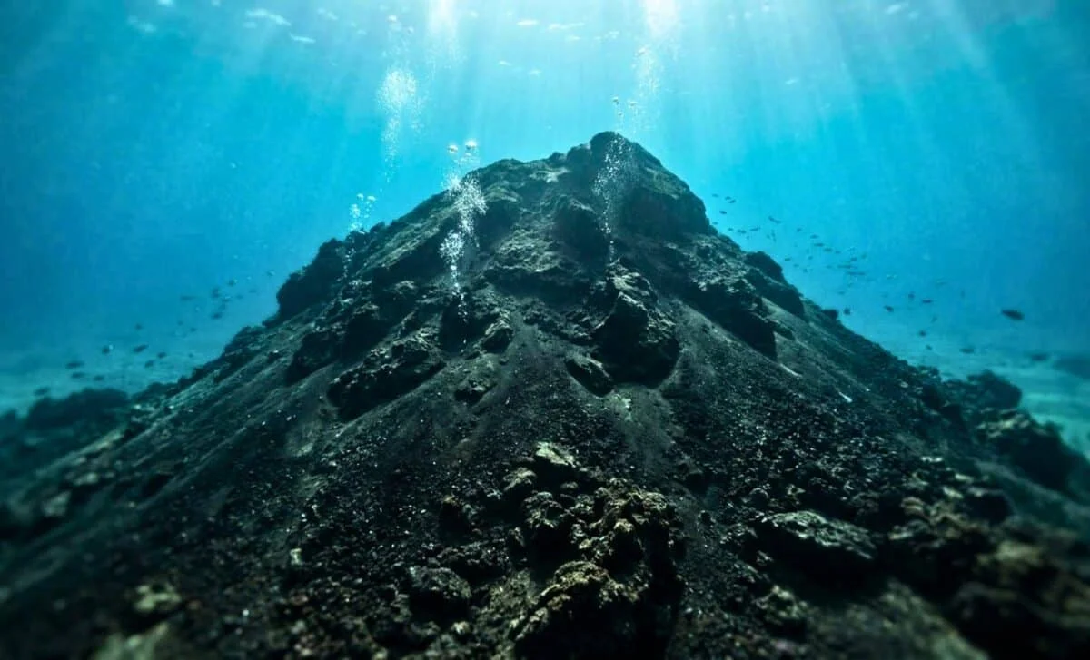 Nearshore Sicily Unveils Active Underwater Volcanoes After High-Resolution Mapping