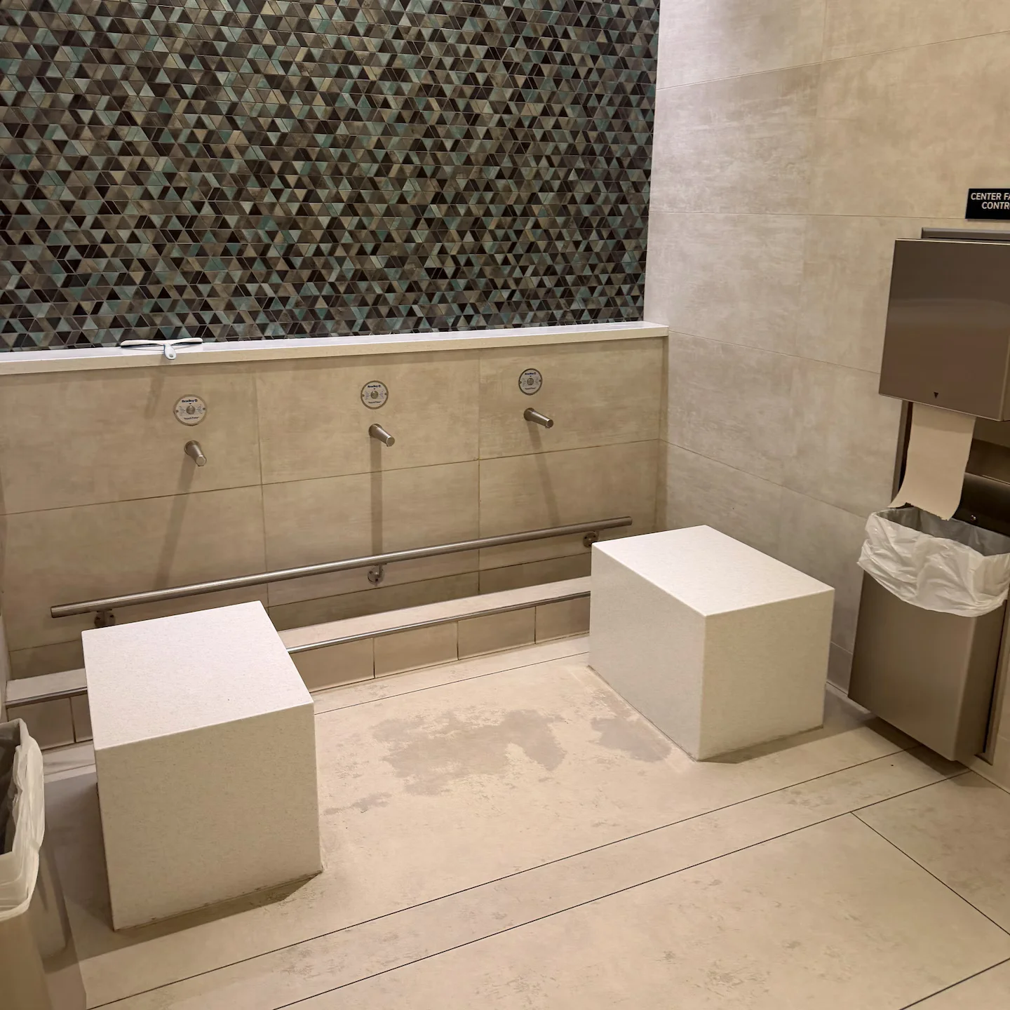 Abbott urges federal probe into airport Muslim washing stations