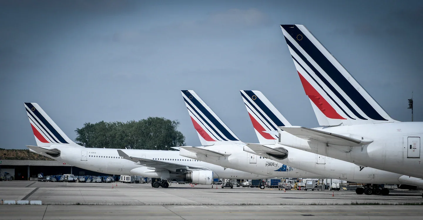 Ebola travel rules trigger diversion of Paris–Detroit flight to Canada